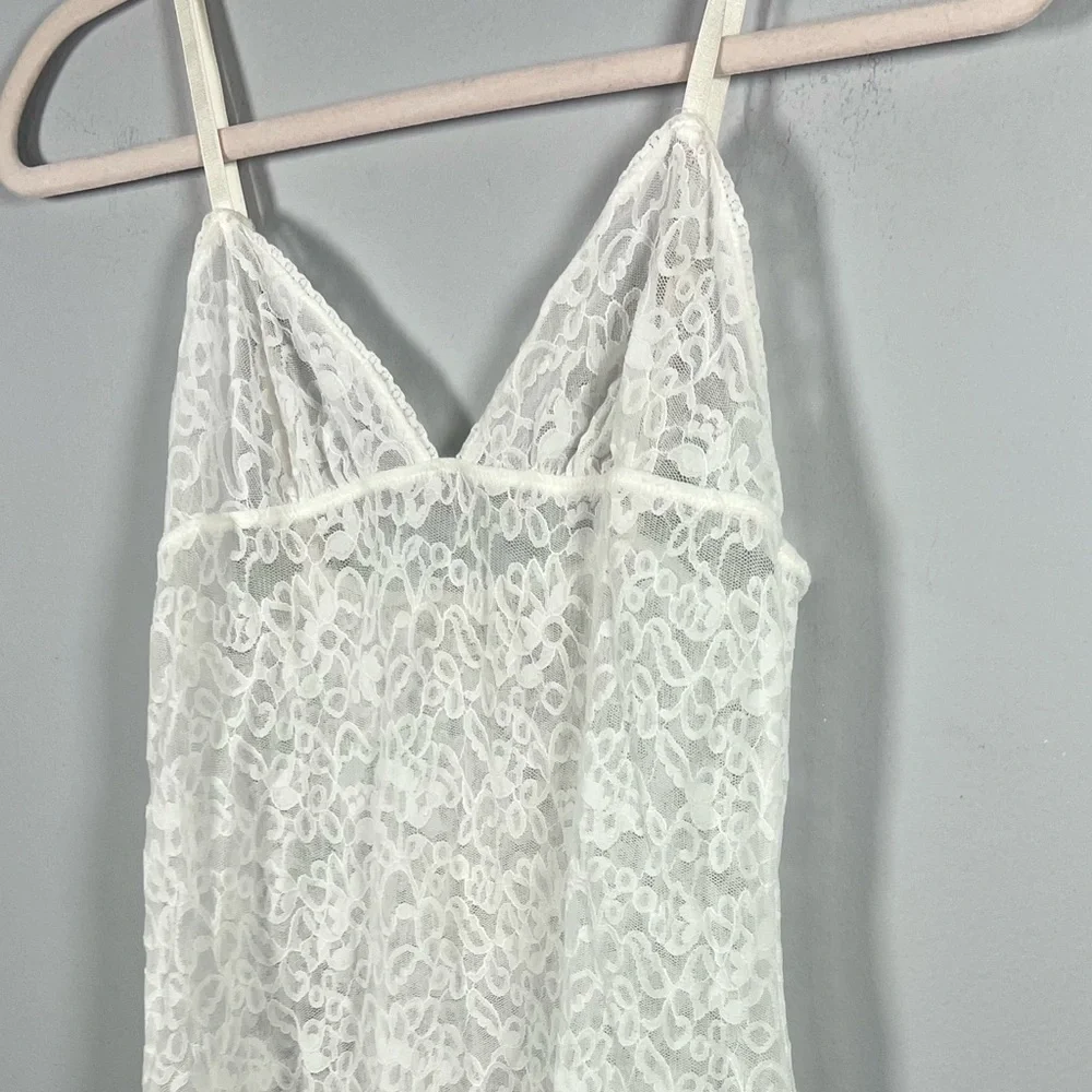 Victoria’s Secret Y2K White Lace Mini Slip Medium